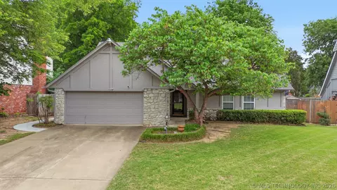 1209 S Redbud Ave, Broken Arrow, OK 74012