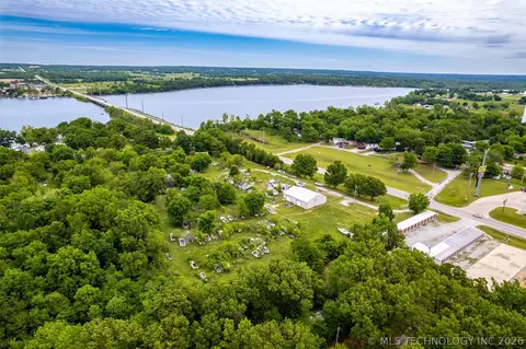 25801 S 655 Rd, Grove, OK 74344