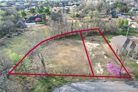 103 Woodview Ln, Sapulpa, OK 74066