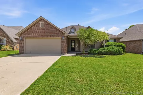 11211 S 2nd St, Jenks, OK 74037