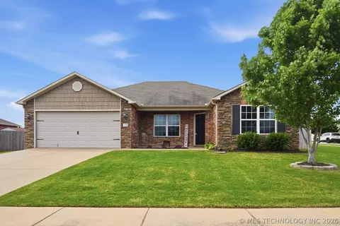 2709 W Charlotte St, Broken Arrow, OK 74011