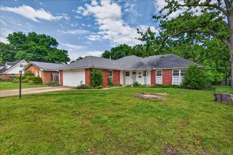 116 Ramblewood Rd, Bartlesville, OK 74003