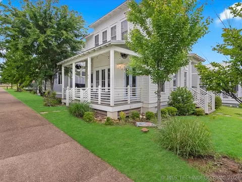 40 Center Ln N, Carlton Landing, OK 74432