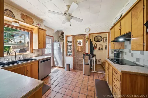 1240 E 32nd St, Tulsa, OK 74105 photo 10