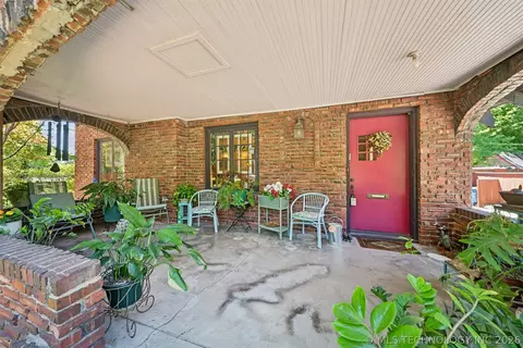 1240 E 32nd St, Tulsa, OK 74105 photo 2
