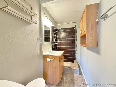 Bath - 3408 E 4th Pl, Tulsa, OK 74112 photo 4 of 4