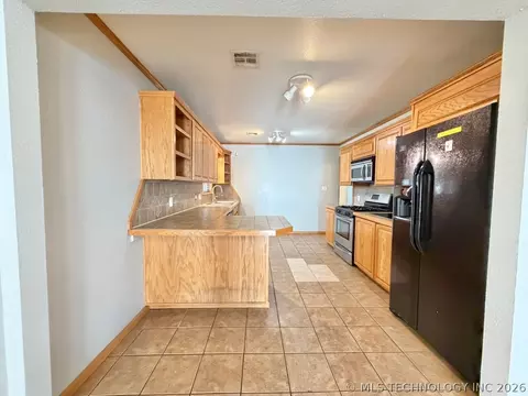 Kitchen - 3408 E 4th Pl, Tulsa, OK 74112 photo 1 of 6