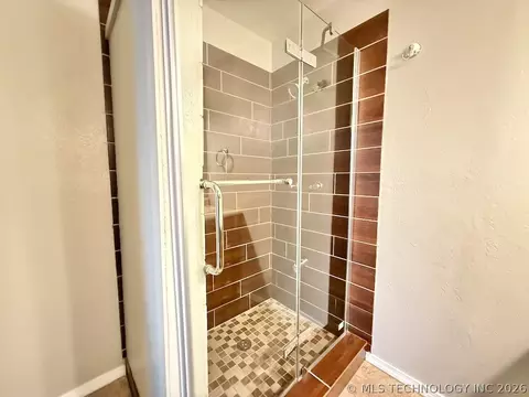 Bath - 3408 E 4th Pl, Tulsa, OK 74112 photo 2 of 4