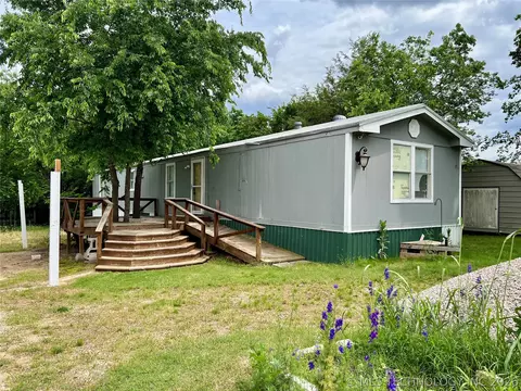 9998 Ray Ave, Kingston, OK 73439