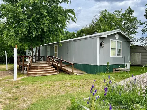 9998 Ray Ave, Kingston, OK 73439