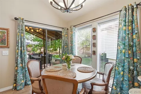 Dining - 3733 E 64th Pl, Tulsa, OK 74136 photo 4 of 4