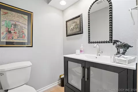 Bath - 3733 E 64th Pl, Tulsa, OK 74136 photo 6 of 9