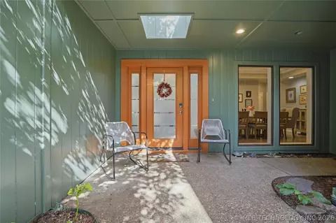 Entry Way - 3733 E 64th Pl, Tulsa, OK 74136 photo 1 of 4