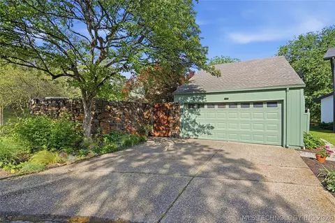 3733 E 64th Pl, Tulsa, OK 74136
