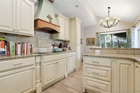 Kitchen - 3733 E 64th Pl, Tulsa, OK 74136 photo 5 of 5
