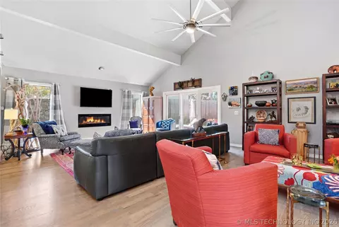 Living - 3733 E 64th Pl, Tulsa, OK 74136 photo 3 of 6