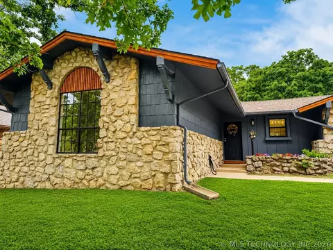 2403 W Newton Pl, Tulsa, OK 74127