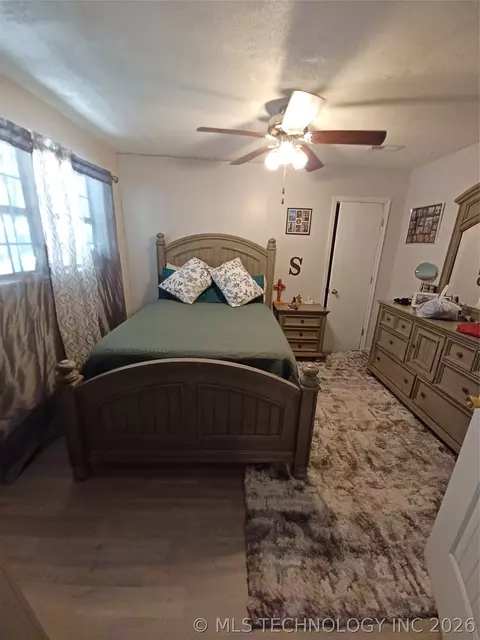 Bedroom - 416747 Delaware Dr, Checotah, OK 74426 photo 2 of 2