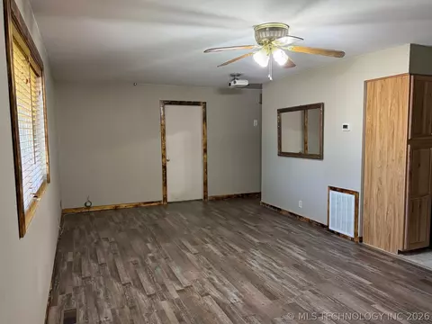 Living - 1445 E Oak St, Cushing, OK 74023 photo 1 of 2