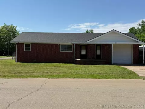 1445 E Oak St, Cushing, OK 74023