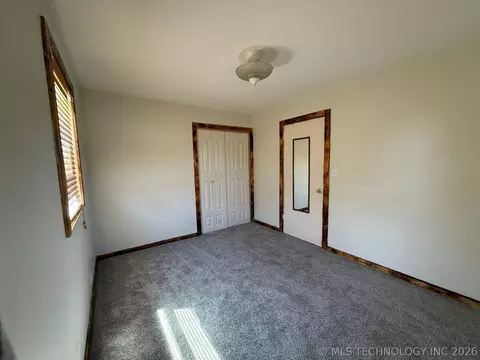 Bedroom - 1445 E Oak St, Cushing, OK 74023 photo 4 of 4
