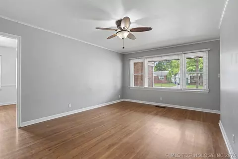 Living - 1448 E 52nd Pl, Tulsa, OK 74105 photo 1 of 4