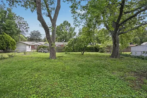 Exterior - 1448 E 52nd Pl, Tulsa, OK 74105 photo 3 of 4