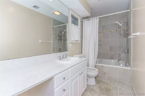 Bath - 1945 E 35th Pl, Tulsa, OK 74105 photo 4 of 4