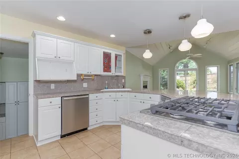 Kitchen - 1945 E 35th Pl, Tulsa, OK 74105 photo 1 of 3
