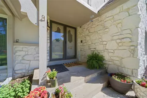 Exterior - 5717 E 97th Pl S, Tulsa, OK 74137 photo 3 of 8