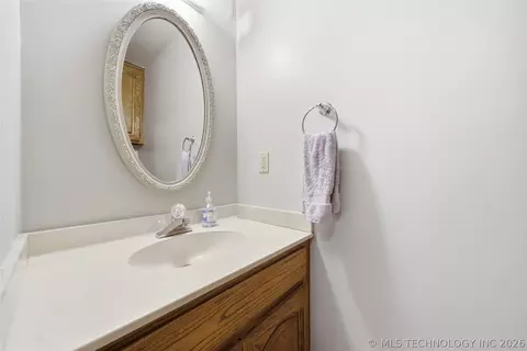 Bath - 5717 E 97th Pl S, Tulsa, OK 74137 photo 6 of 6