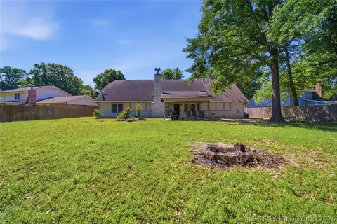 Exterior - 5717 E 97th Pl S, Tulsa, OK 74137 photo 5 of 8