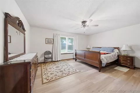 Bedroom - 5717 E 97th Pl S, Tulsa, OK 74137 photo 1 of 5