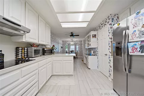 Kitchen - 5717 E 97th Pl S, Tulsa, OK 74137 photo 1 of 6