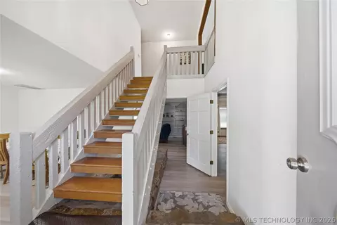 Entry Way - 5717 E 97th Pl S, Tulsa, OK 74137 photo 1 of 4