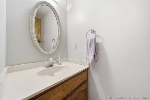 Bath - 5717 E 97th Pl S, Tulsa, OK 74137 photo 6 of 6