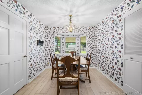Dining - 5717 E 97th Pl S, Tulsa, OK 74137 photo 1 of 3