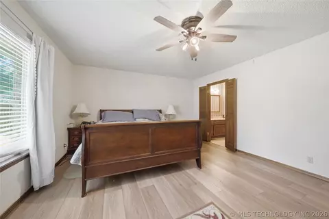 Bedroom - 5717 E 97th Pl S, Tulsa, OK 74137 photo 2 of 6