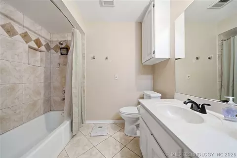 Bath - 5717 E 97th Pl S, Tulsa, OK 74137 photo 5 of 6
