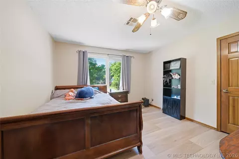 Bedroom - 5717 E 97th Pl S, Tulsa, OK 74137 photo 3 of 5