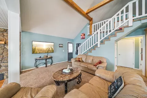Living - 55881 E 316 Rd, Jay, OK 74346 photo 2 of 2