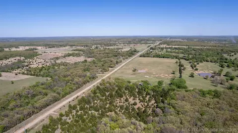 5 E 1180 Rd, Okemah, OK 74859