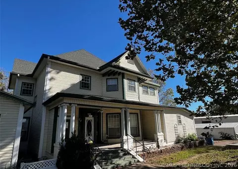 311 E A St, Atoka, OK 74525