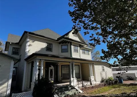 311 E A St, Atoka, OK 74525