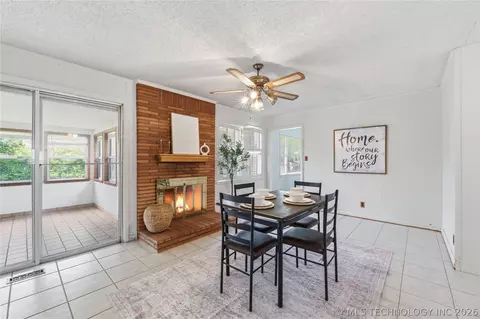 Dining - 5355 E 27th Pl, Tulsa, OK 74114 photo 2 of 2