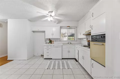 Kitchen - 5355 E 27th Pl, Tulsa, OK 74114 photo 1 of 3