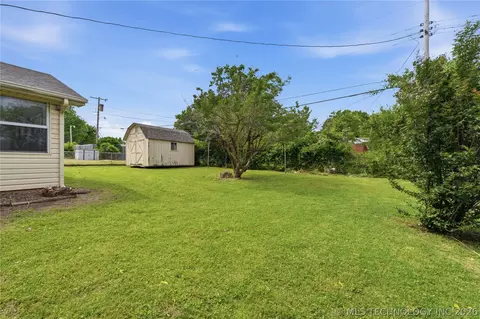 Exterior - 5355 E 27th Pl, Tulsa, OK 74114 photo 4 of 5