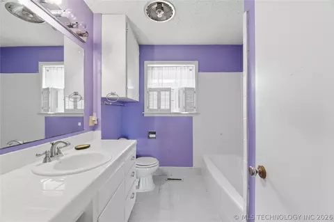 Bath - 5355 E 27th Pl, Tulsa, OK 74114 photo 3 of 3