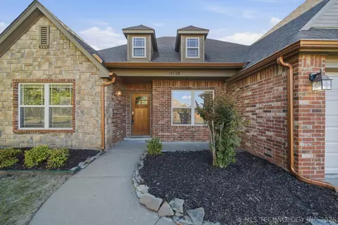 14738 Courtney Dr, Glenpool, OK 74033