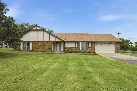 17317 E 109th St N, Owasso, OK 74055